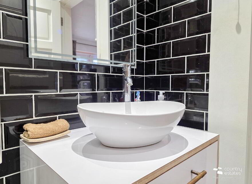 28 Crossgreen, Carrickfergus, BT38 8DN