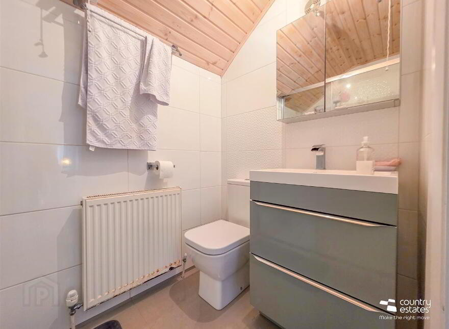 28 Crossgreen, Carrickfergus, BT38 8DN
