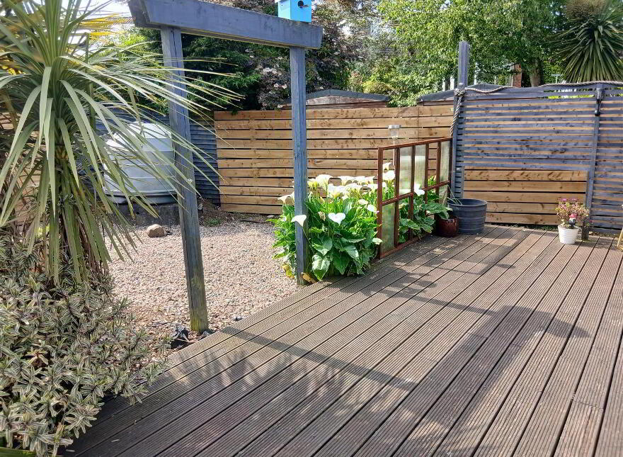 28 Crossgreen, Carrickfergus, BT38 8DN