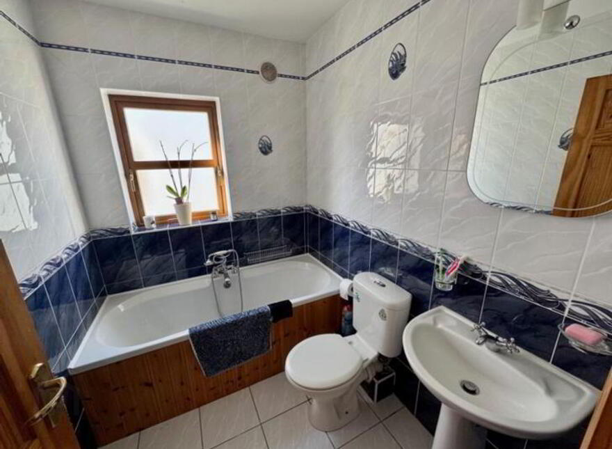 No, 10 Port Roosc, Rooskey, N41KW58