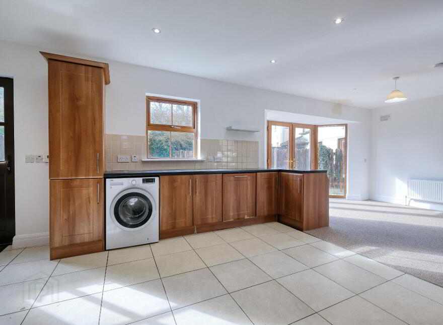 24 Druid Glen, White Linen Woods, N39C8H7