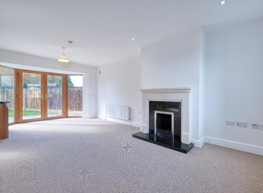 24 Druid Glen, White Linen Woods, N39C8H7