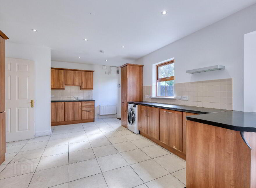 24 Druid Glen, White Linen Woods, N39C8H7