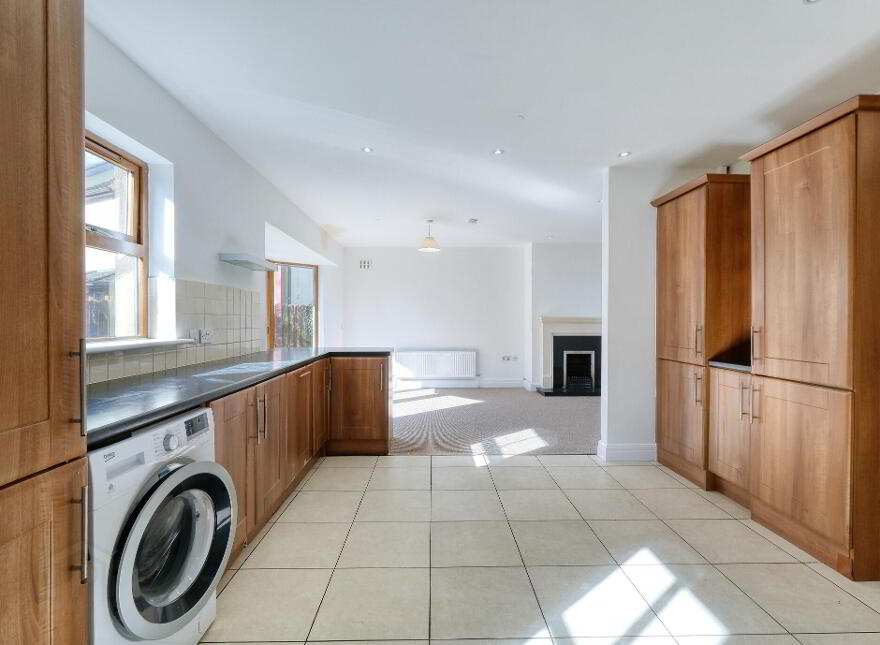 24 Druid Glen, White Linen Woods, N39C8H7