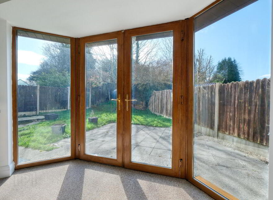 24 Druid Glen, White Linen Woods, N39C8H7