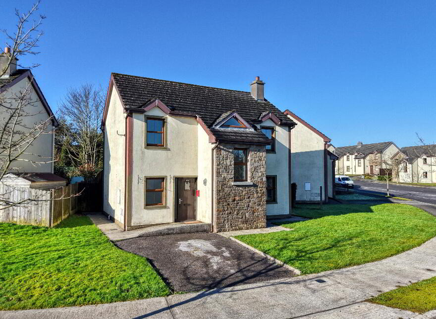24 Druid Glen, White Linen Woods, N39C8H7