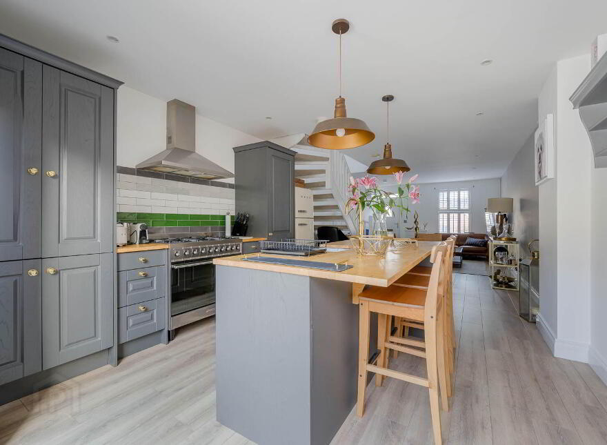 21 Downshire Road, Holywood, BT18 9LX