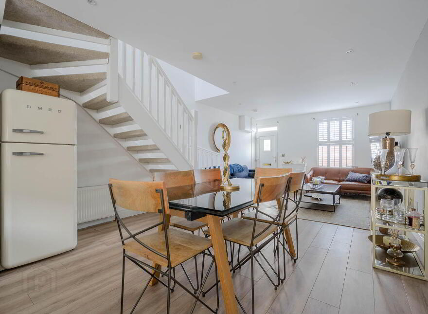 21 Downshire Road, Holywood, BT18 9LX