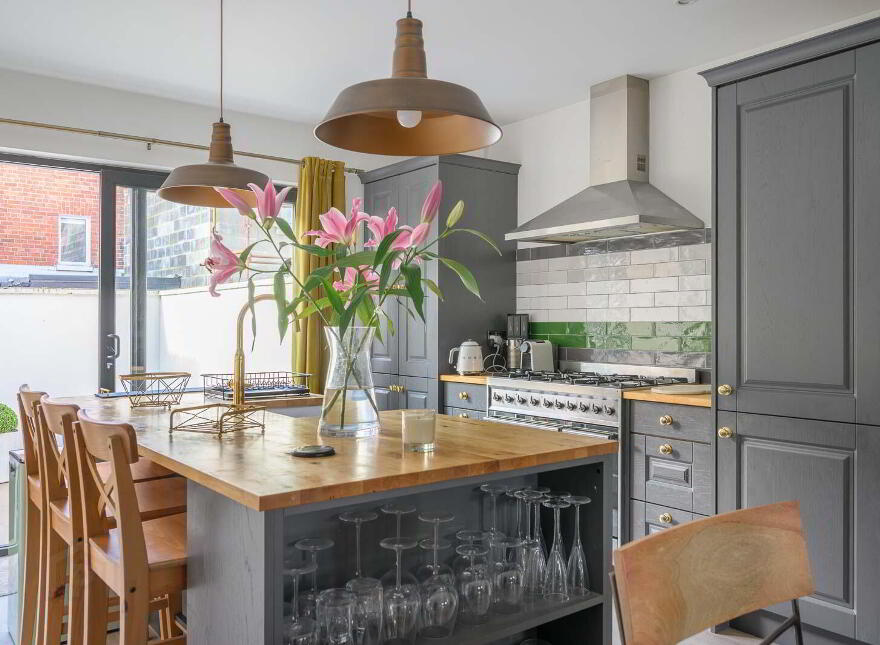 21 Downshire Road, Holywood, BT18 9LX