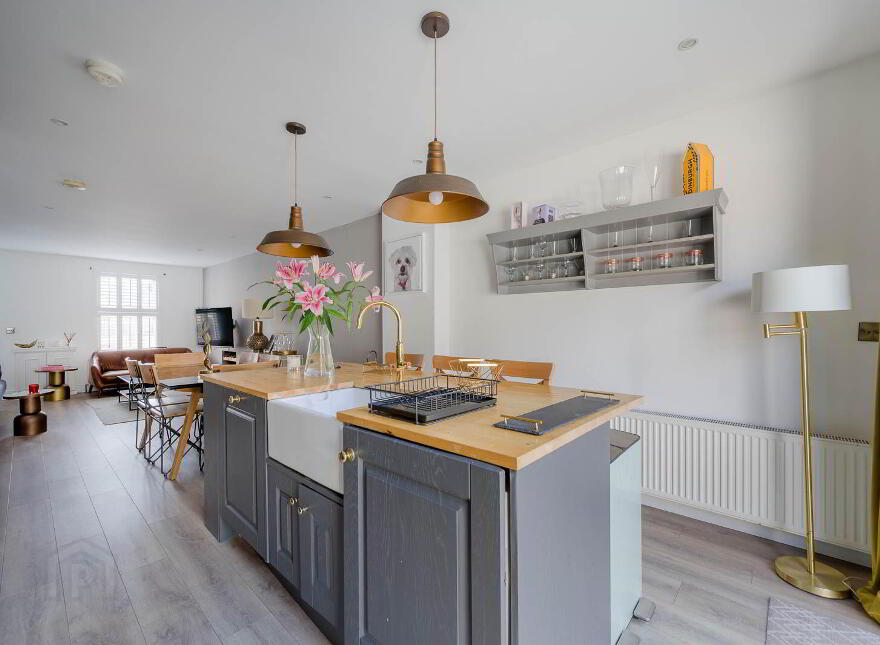 21 Downshire Road, Holywood, BT18 9LX
