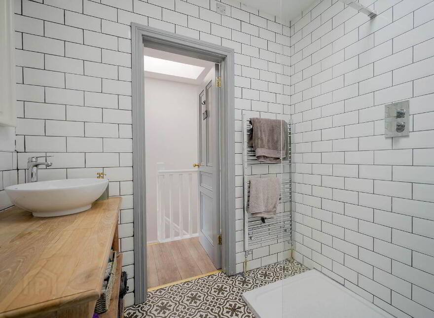 21 Downshire Road, Holywood, BT18 9LX