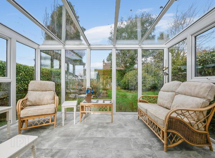9 Gracemount Park, Cairnshill Road, Belfast, BT8 6GS