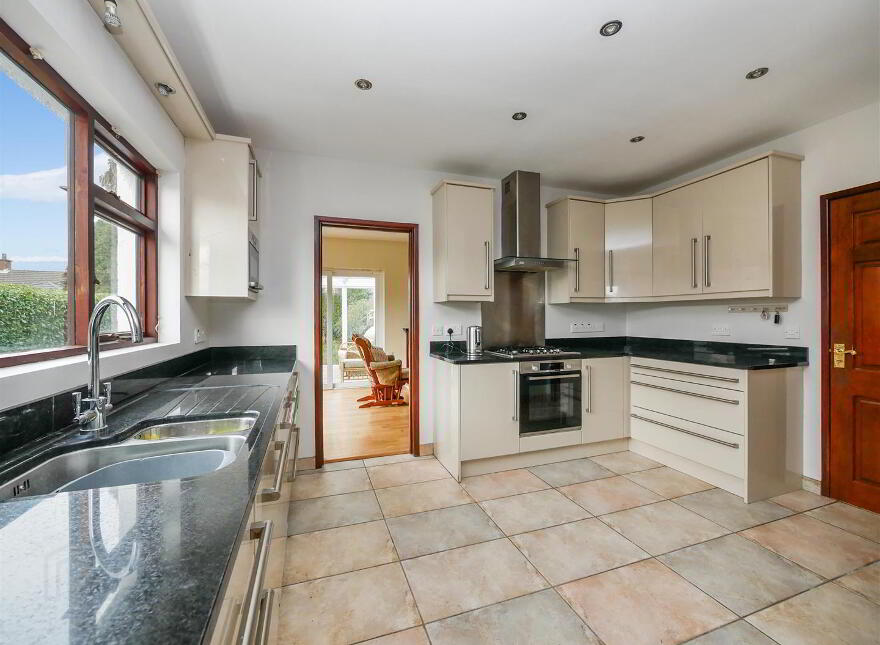9 Gracemount Park, Cairnshill Road, Belfast, BT8 6GS