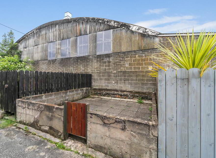 3 Loopland Parade, Belfast, BT6 9EF