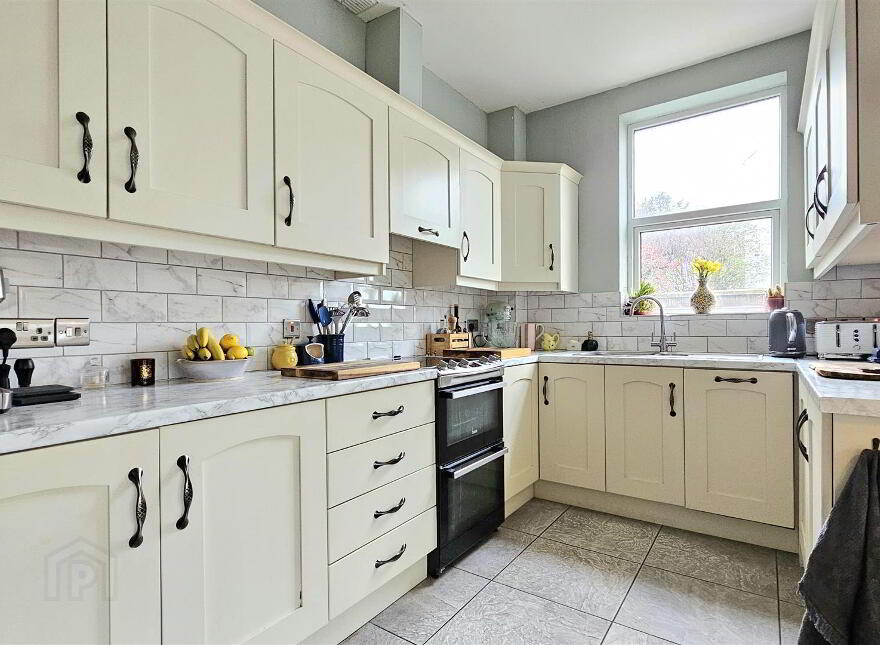 11 Belfast Road, Carrickfergus, BT38 8BP