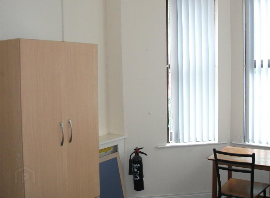 48 University Avenue, Queens, Belfast, BT7 1GY