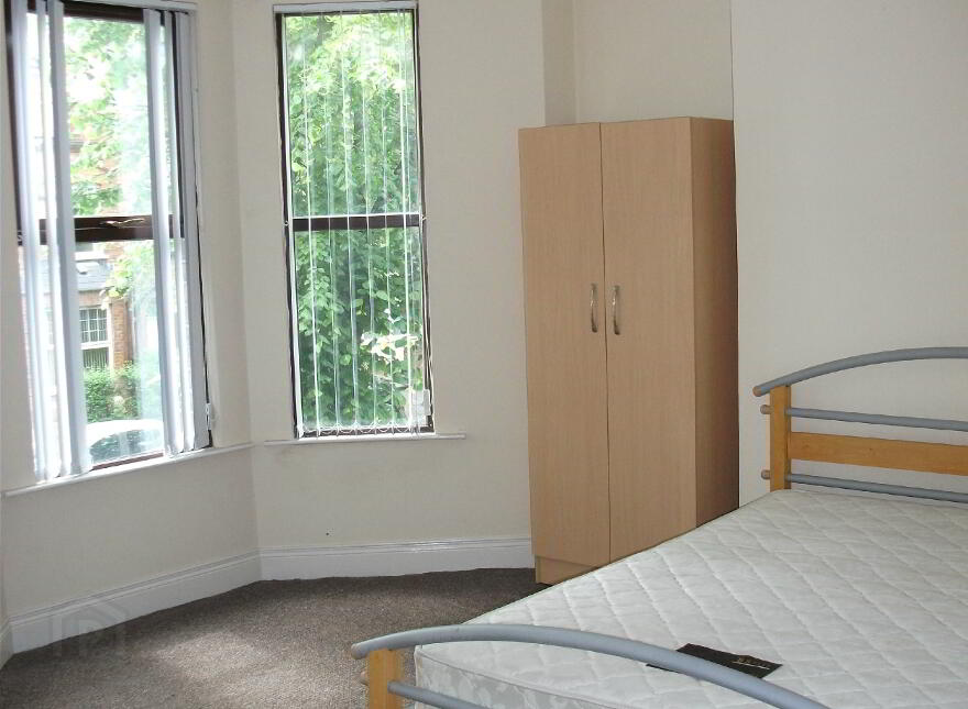 48 University Avenue, Queens, Belfast, BT7 1GY