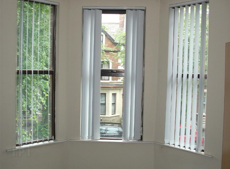 48 University Avenue, Queens, Belfast, BT7 1GY