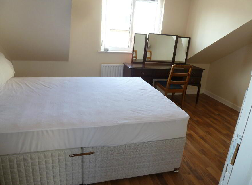 78 Dunluce Avenue, Lisburn Road, Belfast, BT9 7AX