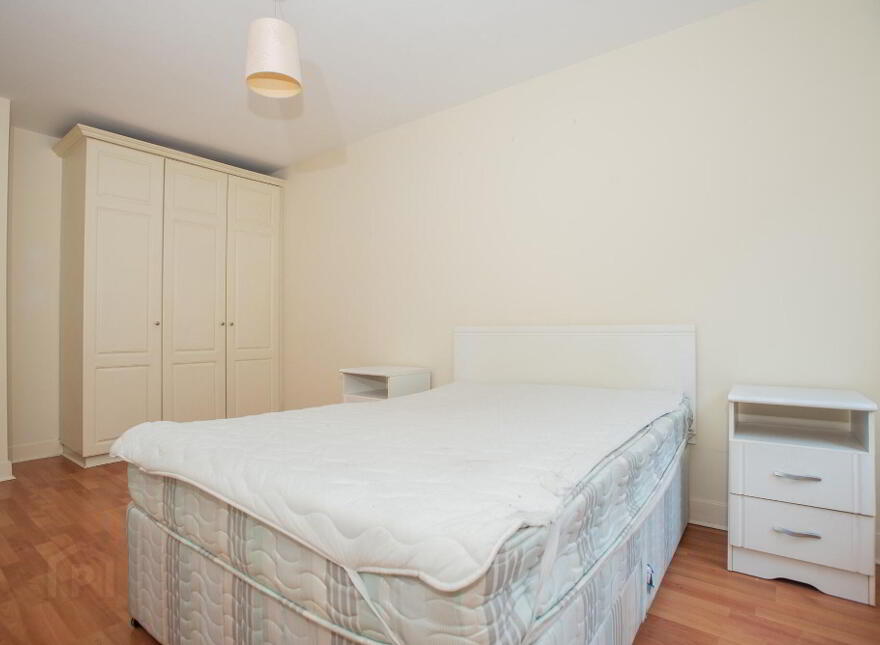 Apt 4, City Gate, Sussex Place, Belfast, BT2 8LN