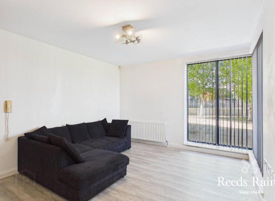 Apartment 1 Mossvale House 27 Short Strand, Belfas, Belfast, BT5 4AS