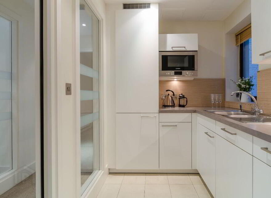 Apt 10 Custom House, Square, Ulster Street, Belfast, BT1 3ES