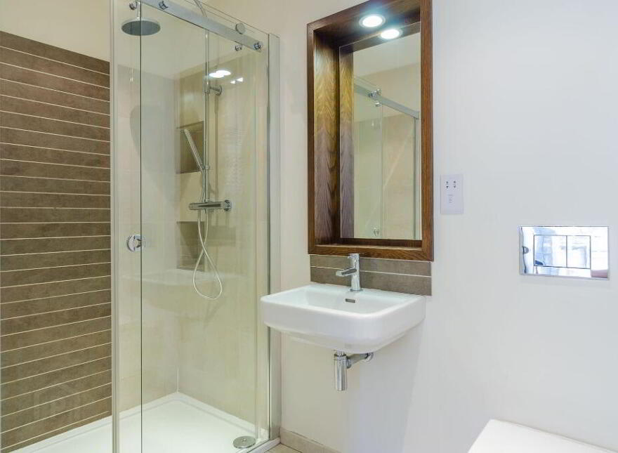 Apt 10 Custom House, Square, Ulster Street, Belfast, BT1 3ES