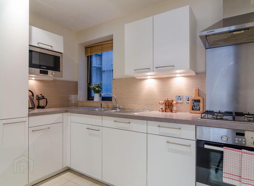 Apt 10 Custom House, Square, Ulster Street, Belfast, BT1 3ES