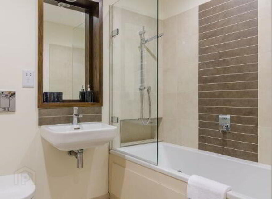 Apt 10 Custom House, Square, Ulster Street, Belfast, BT1 3ES