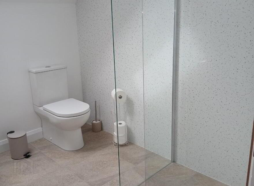STUDENT LET 2026-27, 92 Portstewart Road, Coleraine, BT52 1SD