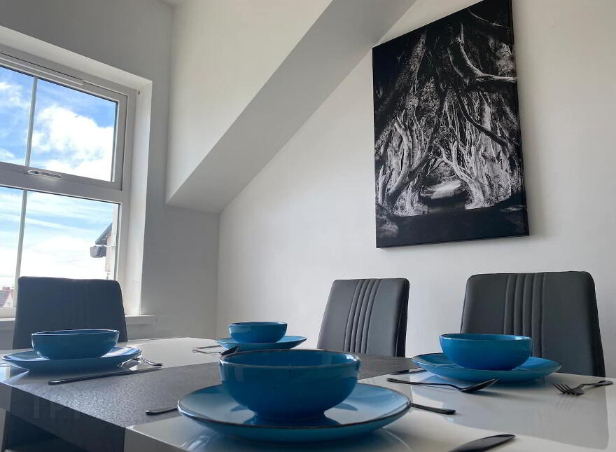 STUDENT LET 2026-27, 12 O'Hara Court, Portstewart, BT55 7TA