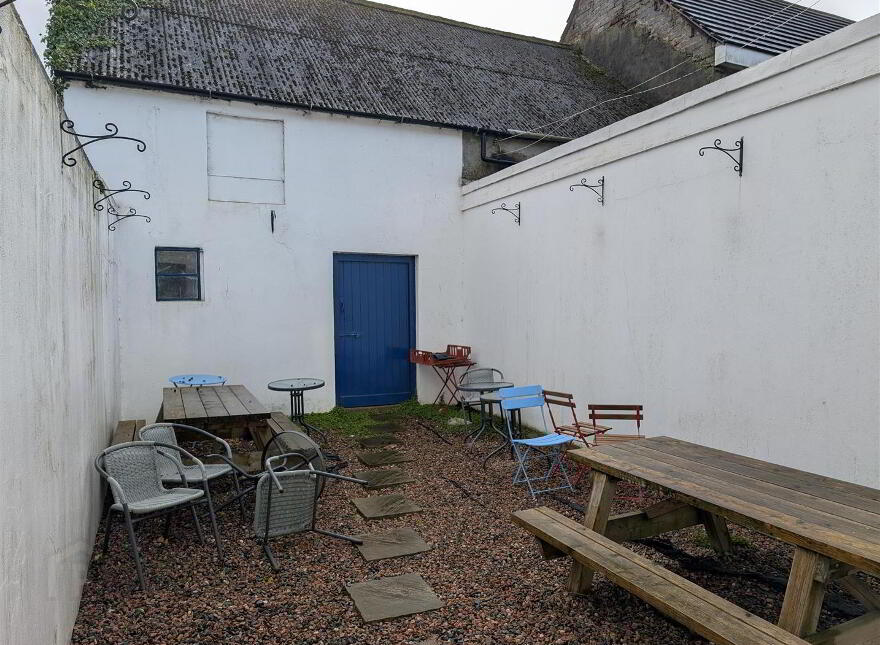 10 Main Street, Saintfield, BT24 7AA