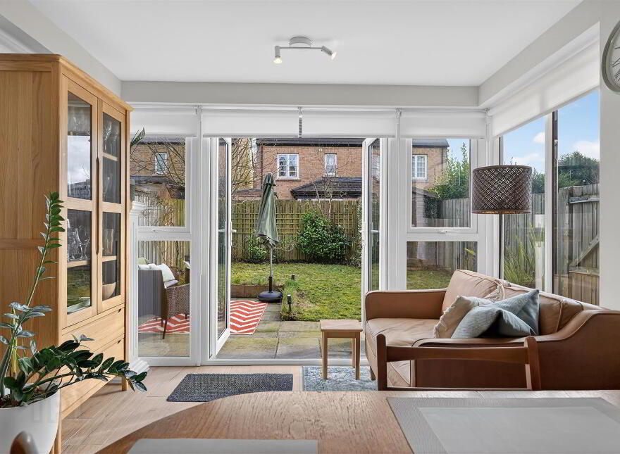 16 Eaton Court, Dunmurry, Belfast, BT17 9FT
