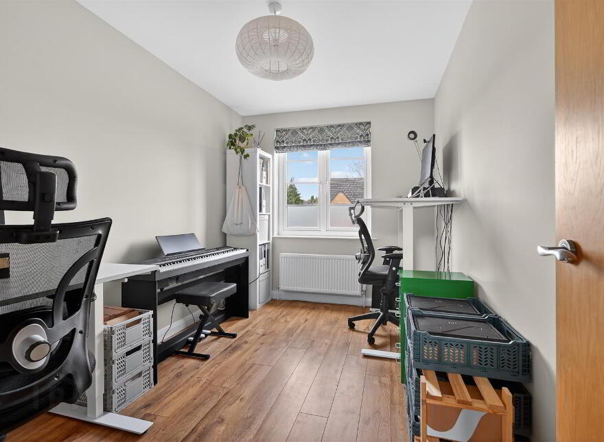 16 Eaton Court, Dunmurry, Belfast, BT17 9FT
