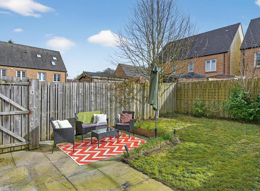16 Eaton Court, Dunmurry, Belfast, BT17 9FT