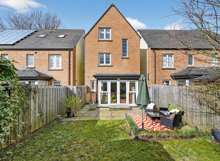 16 Eaton Court, Dunmurry, Belfast, BT17 9FT