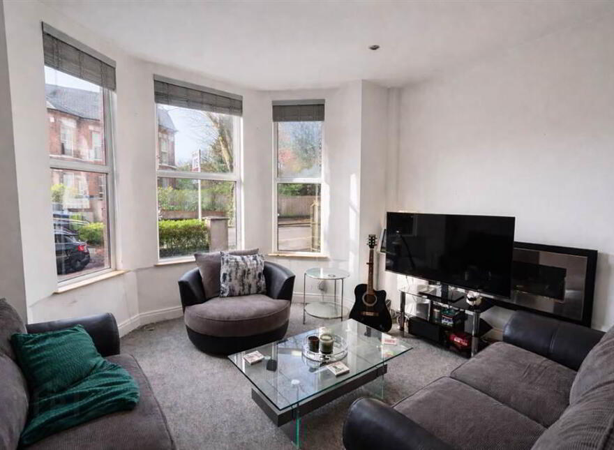 6 Rosetta Park, Belfast, BT6 0DJ
