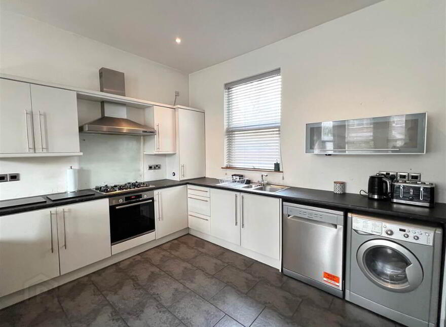 6 Rosetta Park, Belfast, BT6 0DJ