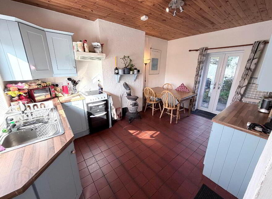 2 Sunnyside, Barrington's Avenue, Ballintemple, T12V1F8