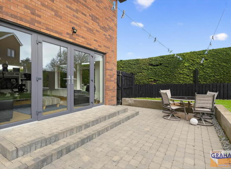 2 Magheralave Grange, Lisburn, BT28 3BZ