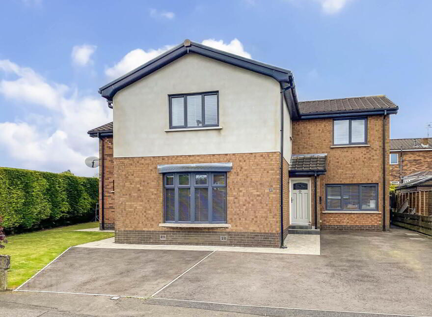 2 Magheralave Grange, Lisburn, BT28 3BZ
