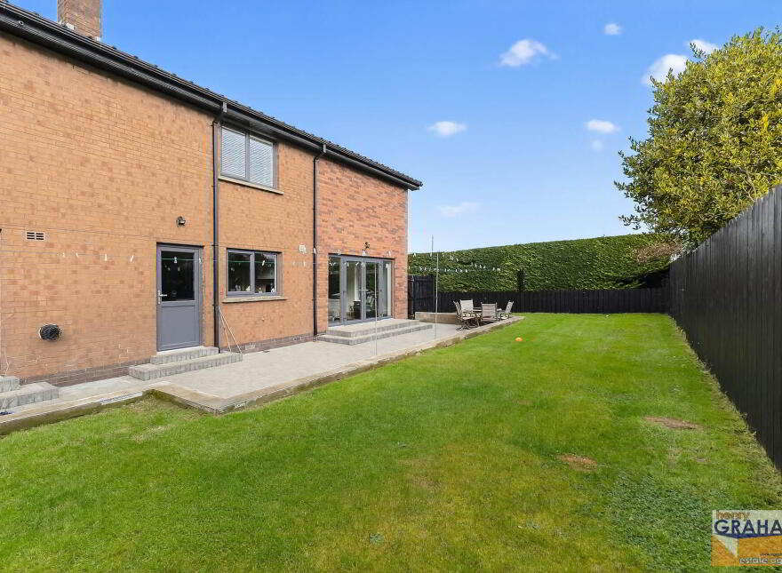 2 Magheralave Grange, Lisburn, BT28 3BZ