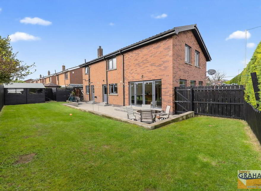 2 Magheralave Grange, Lisburn, BT28 3BZ