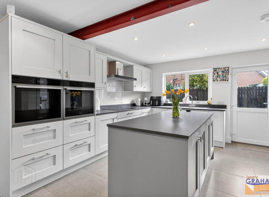 2 Magheralave Grange, Lisburn, BT28 3BZ