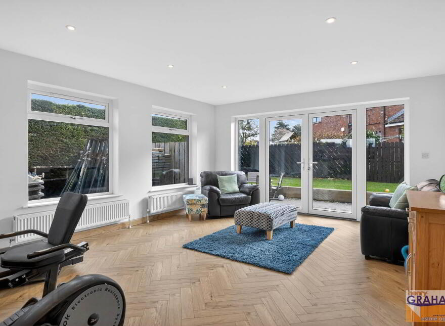 2 Magheralave Grange, Lisburn, BT28 3BZ