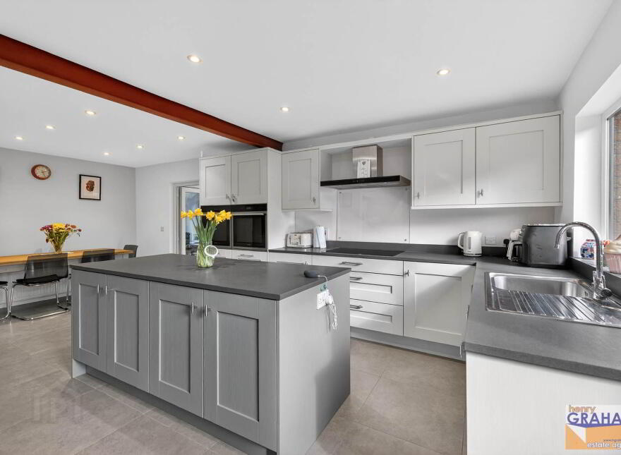 2 Magheralave Grange, Lisburn, BT28 3BZ