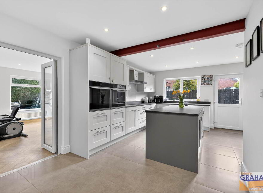 2 Magheralave Grange, Lisburn, BT28 3BZ