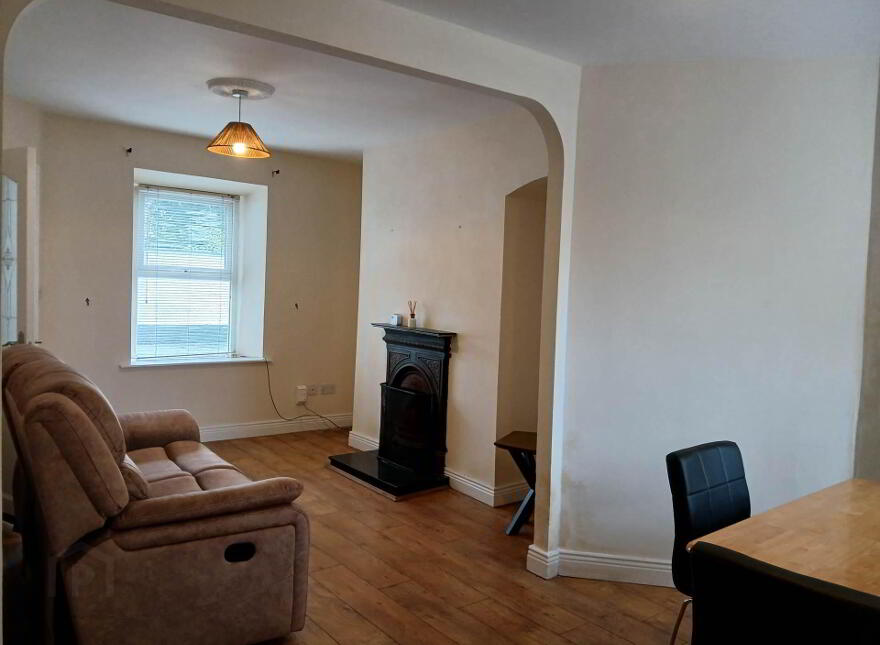 8 St. Kieran`s Tce, Coosan Road, Athlone, N37V046