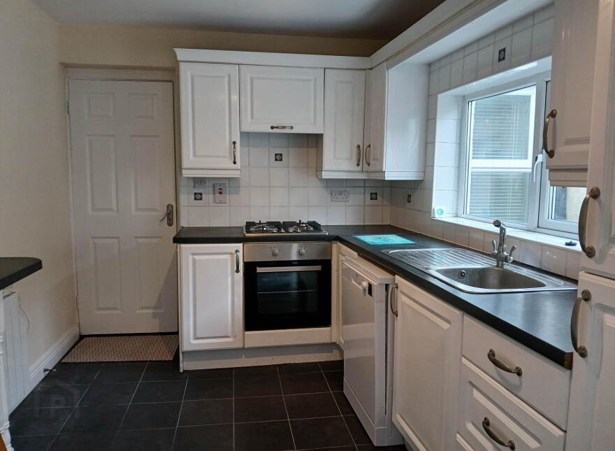 8 St. Kieran`s Tce, Coosan Road, Athlone, N37V046