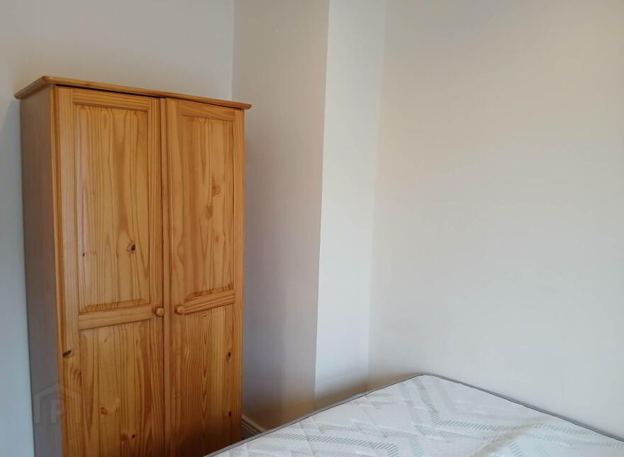 8 St. Kieran`s Tce, Coosan Road, Athlone, N37V046